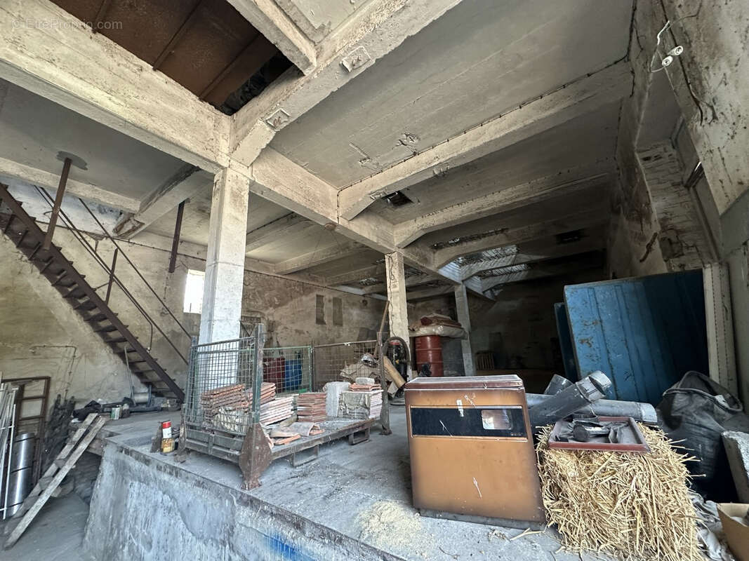 Peronne- local industriel 400m2 - photo 3