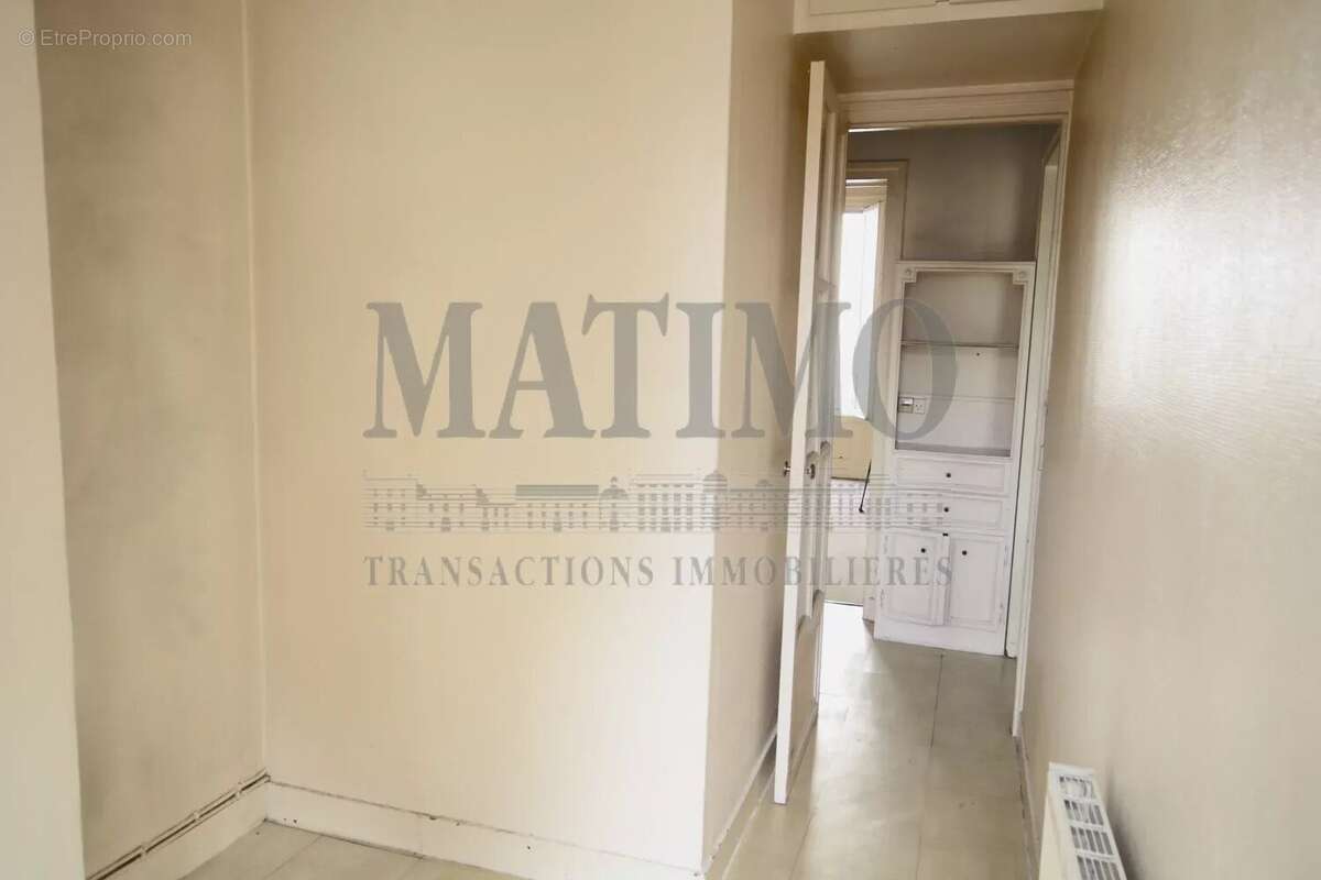 Appartement à LA GARENNE-COLOMBES