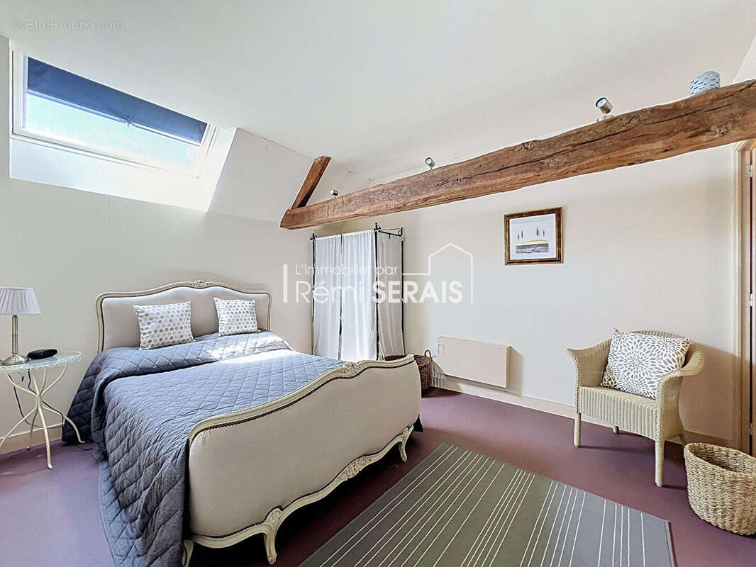 Maison en pierre de caractère avec dépendances et terrain clos proche de FALAISE - photo 8