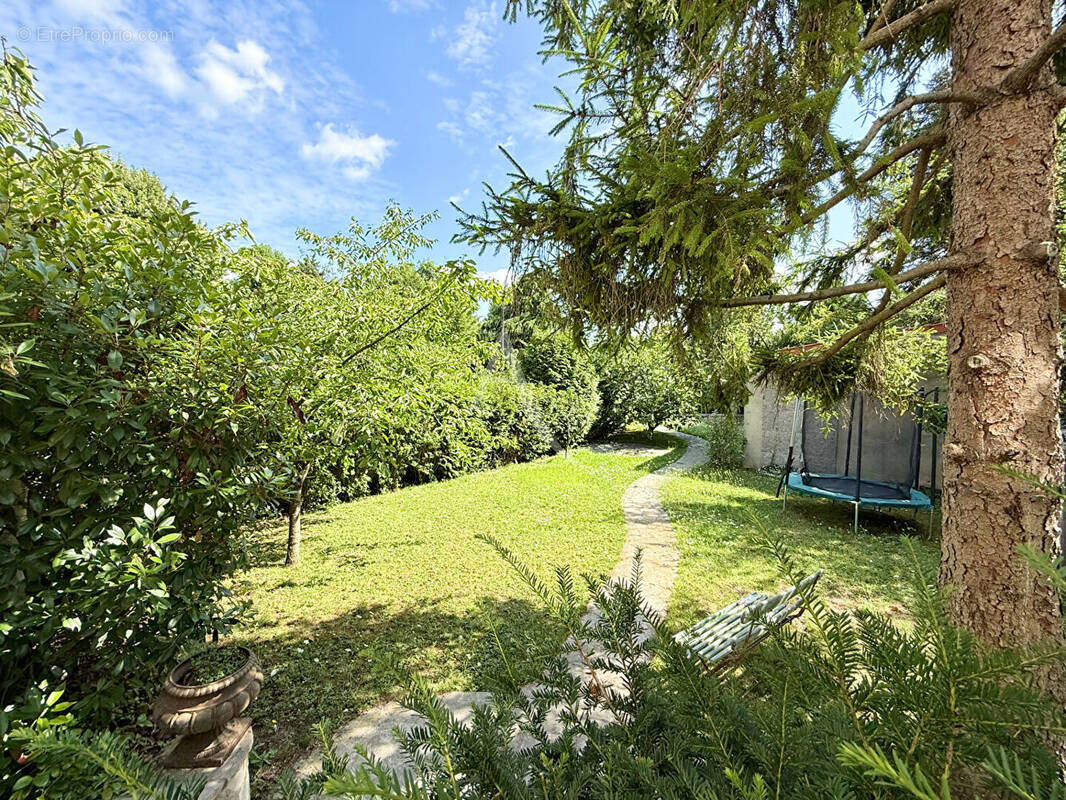 Maison à LE PERREUX-SUR-MARNE