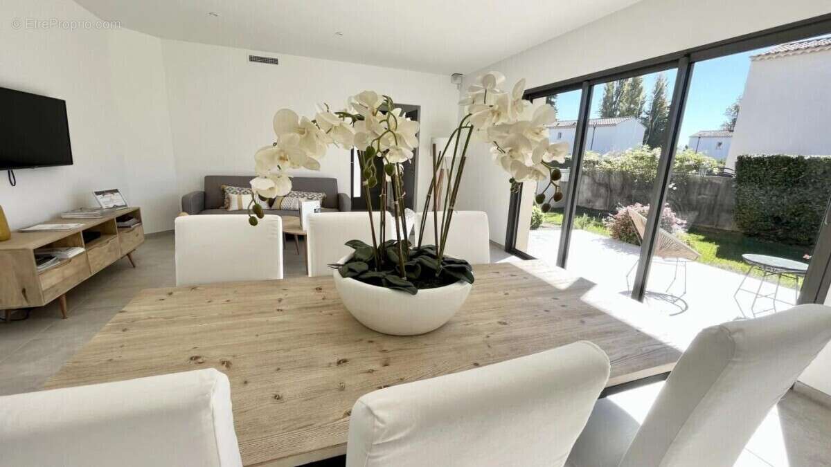 Maison à MORIERES-LES-AVIGNON