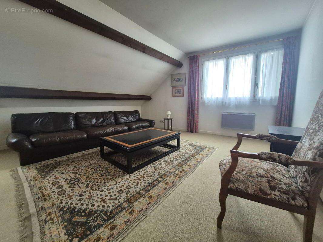 Appartement à FEUCHEROLLES