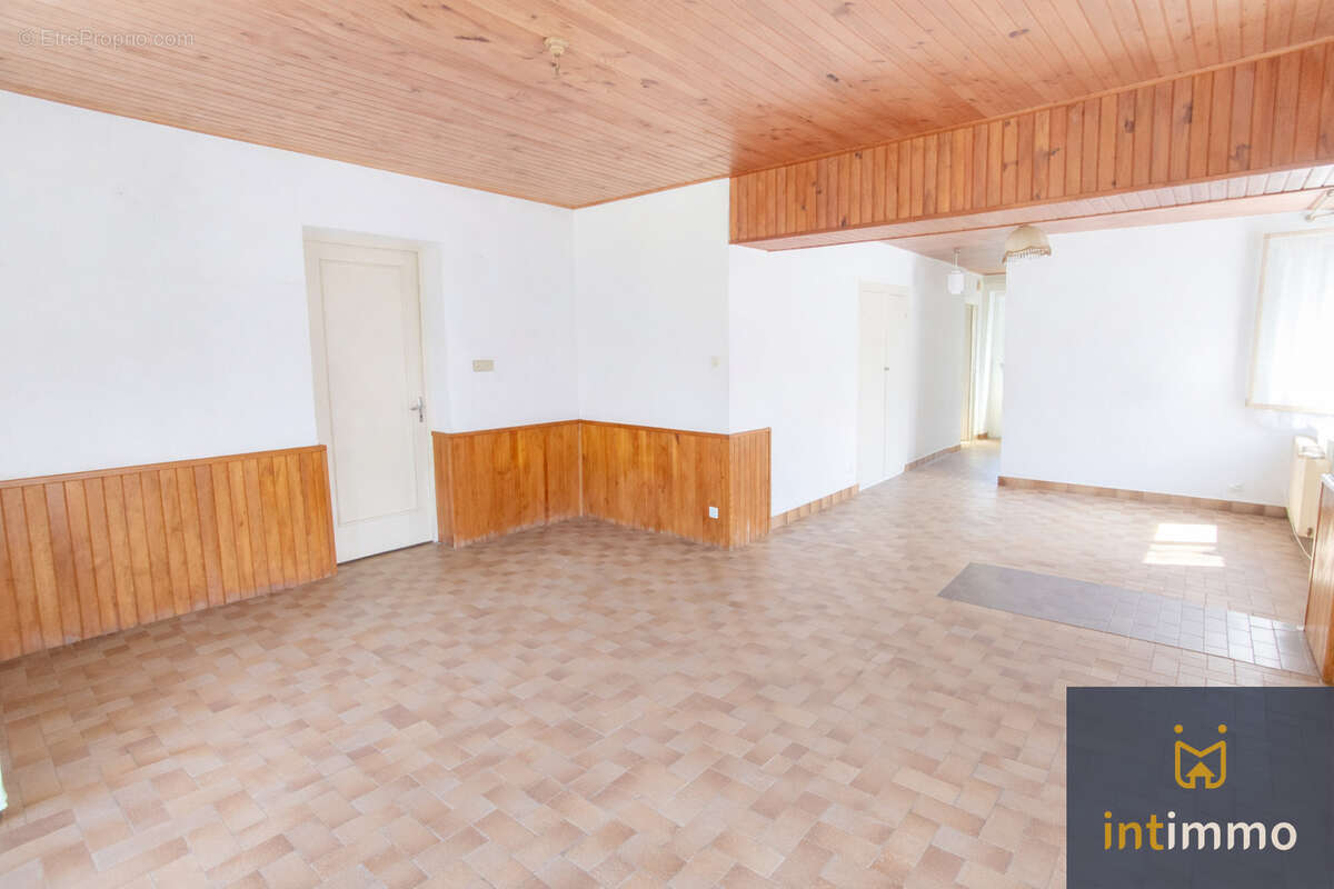Maison à BONNEFAMILLE