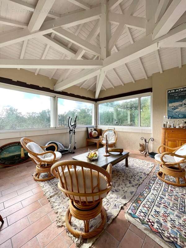 Maison à SAINT-VINCENT-DE-CONNEZAC