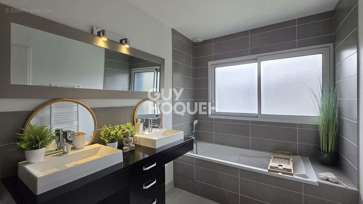 Maison à SAINT-HILAIRE-DE-RIEZ