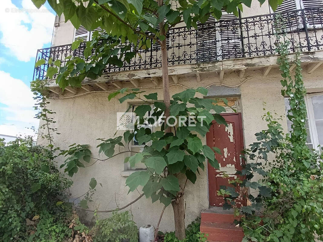 Terrain à LIVRY-GARGAN