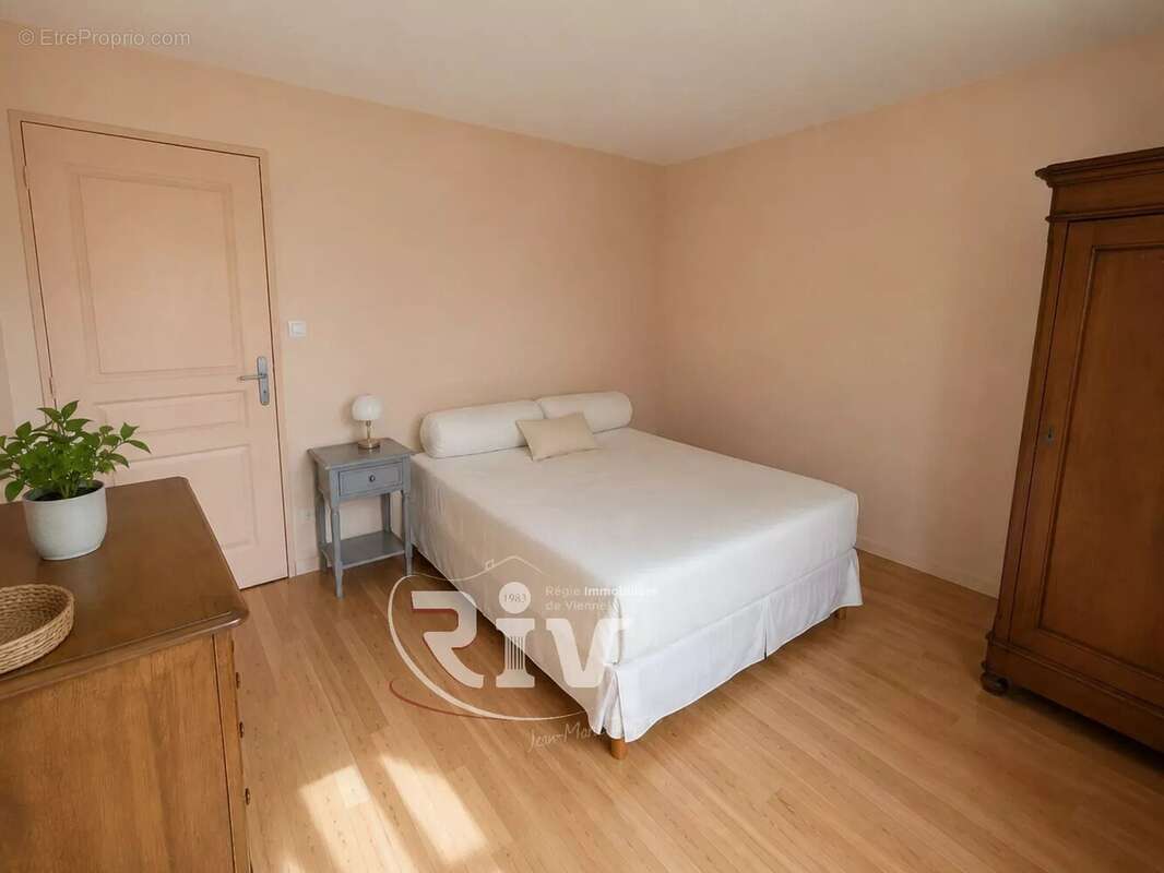 Appartement 3 pièces en plein cœur du centre-ville – Garage, parking et cave - photo 5