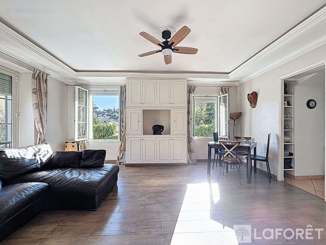 Appartement à ROQUEBRUNE-CAP-MARTIN