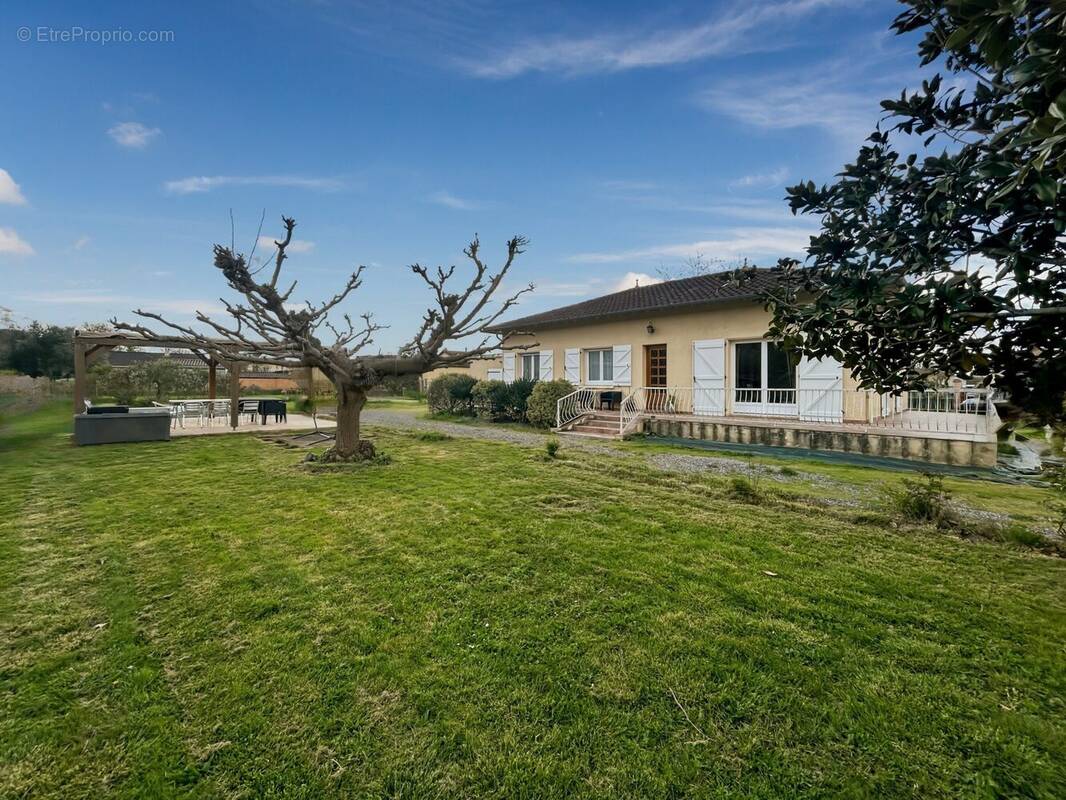 Maison à LE FAUGA