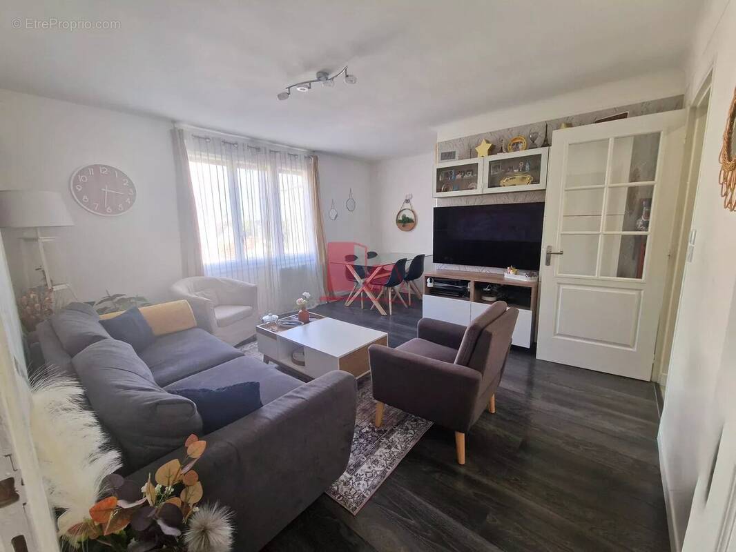 Appartement à L&#039;HAY-LES-ROSES