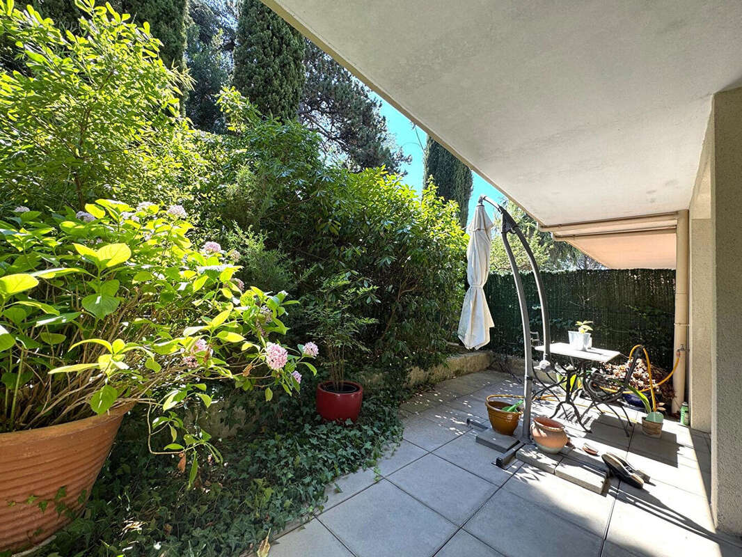 Appartement à BAGNOLS-SUR-CEZE