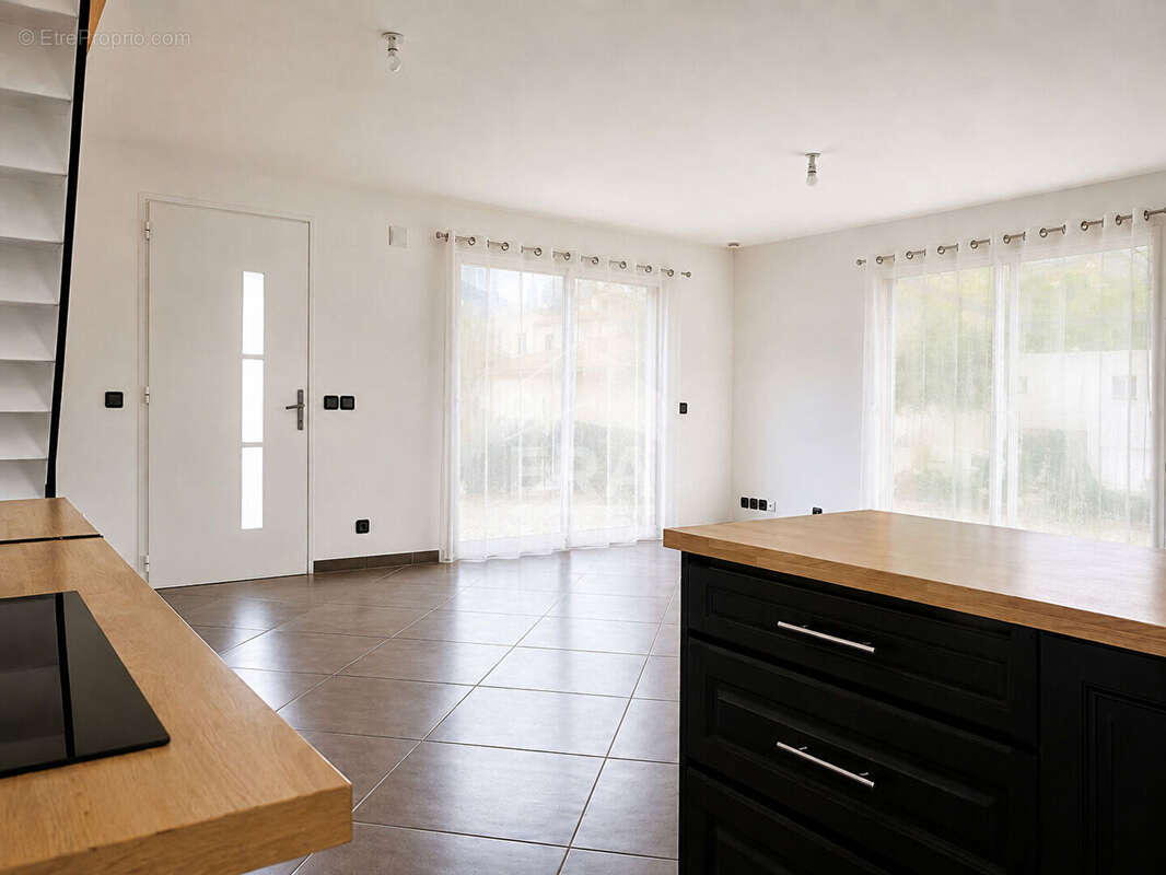 Maison à VILLELONGUE-DELS-MONTS