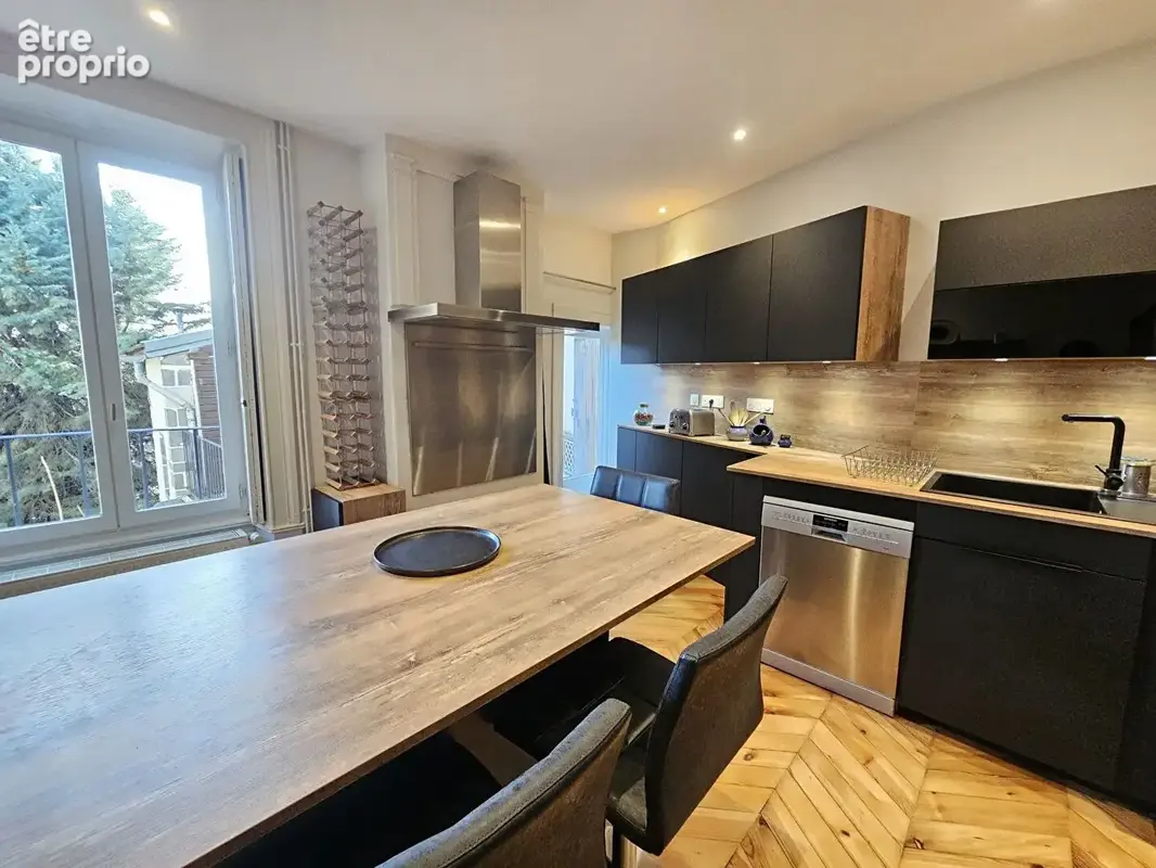 T5 de caractere avec terrasse - photo 3
