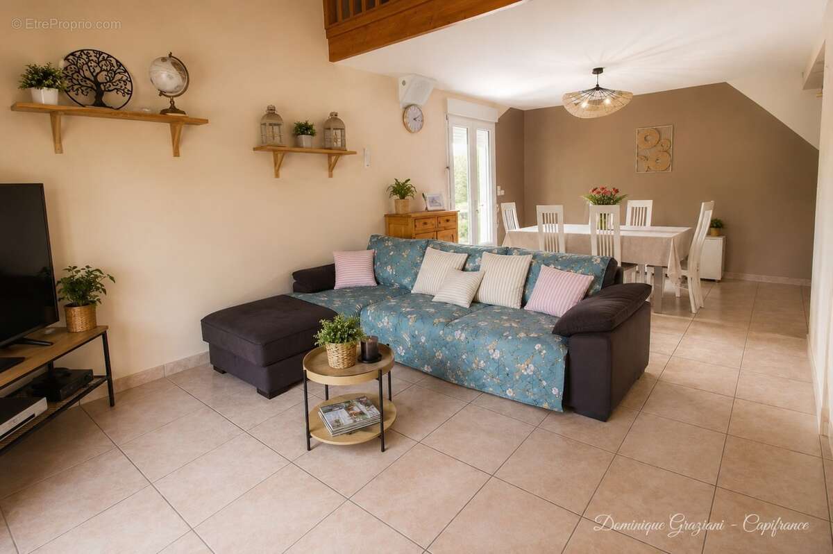 Maison familiale 140M2 ,4 Chambres ,terrain ,proche centre ville - photo 5