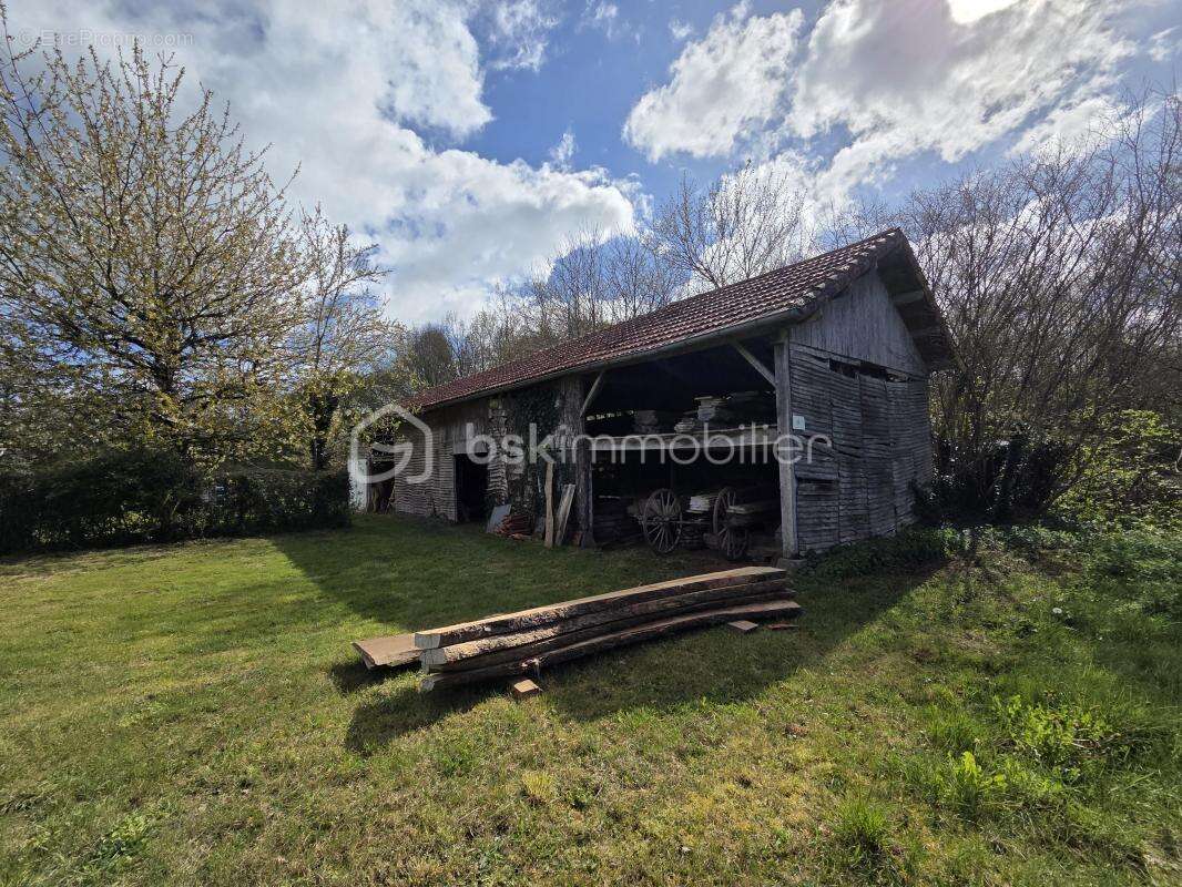 Ensemble immobilier à fort potentiel – calme, verdure et multiples dépendances - photo 22
