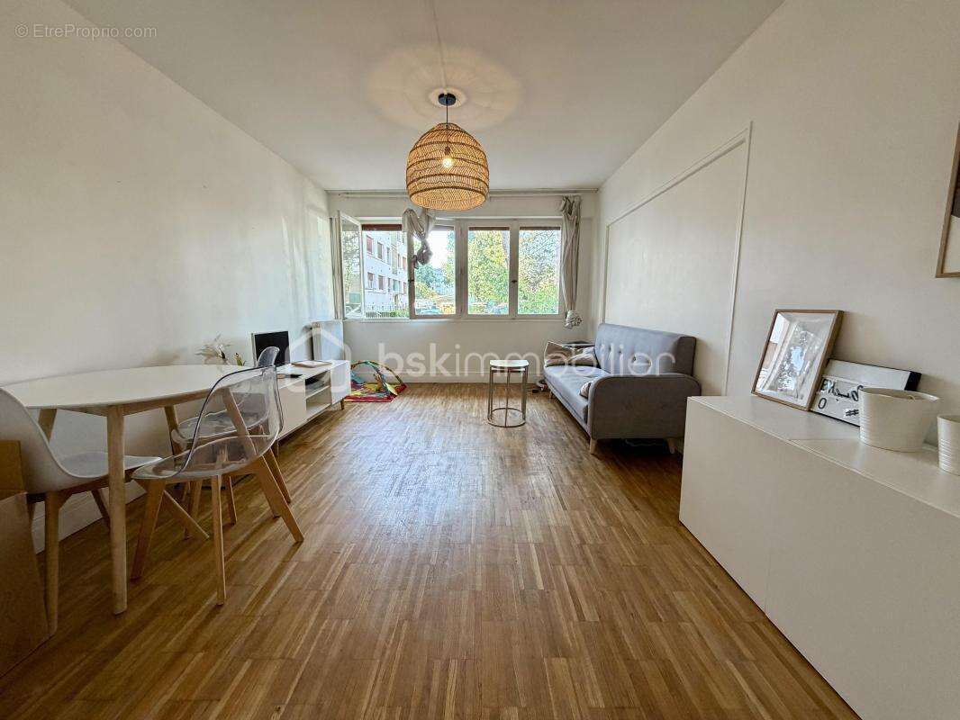 Appartement f4 76m2 + parking + cave - photo 3