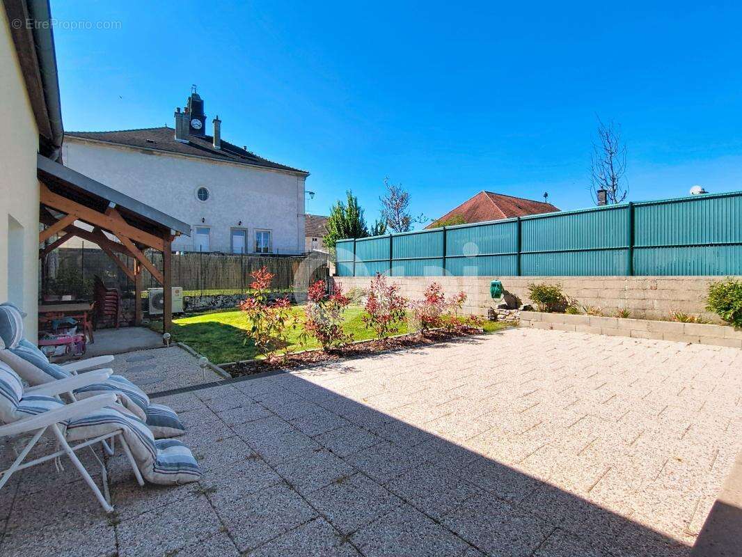 Maison à VILLE-SOUS-LA-FERTE