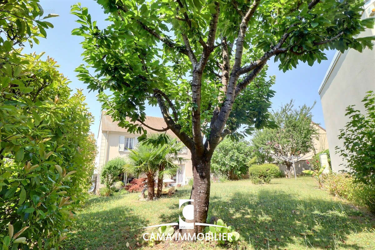 Individuelle - 4 chambres - terrain 595 m2 - sous sol total - gare a pieds - photo 12