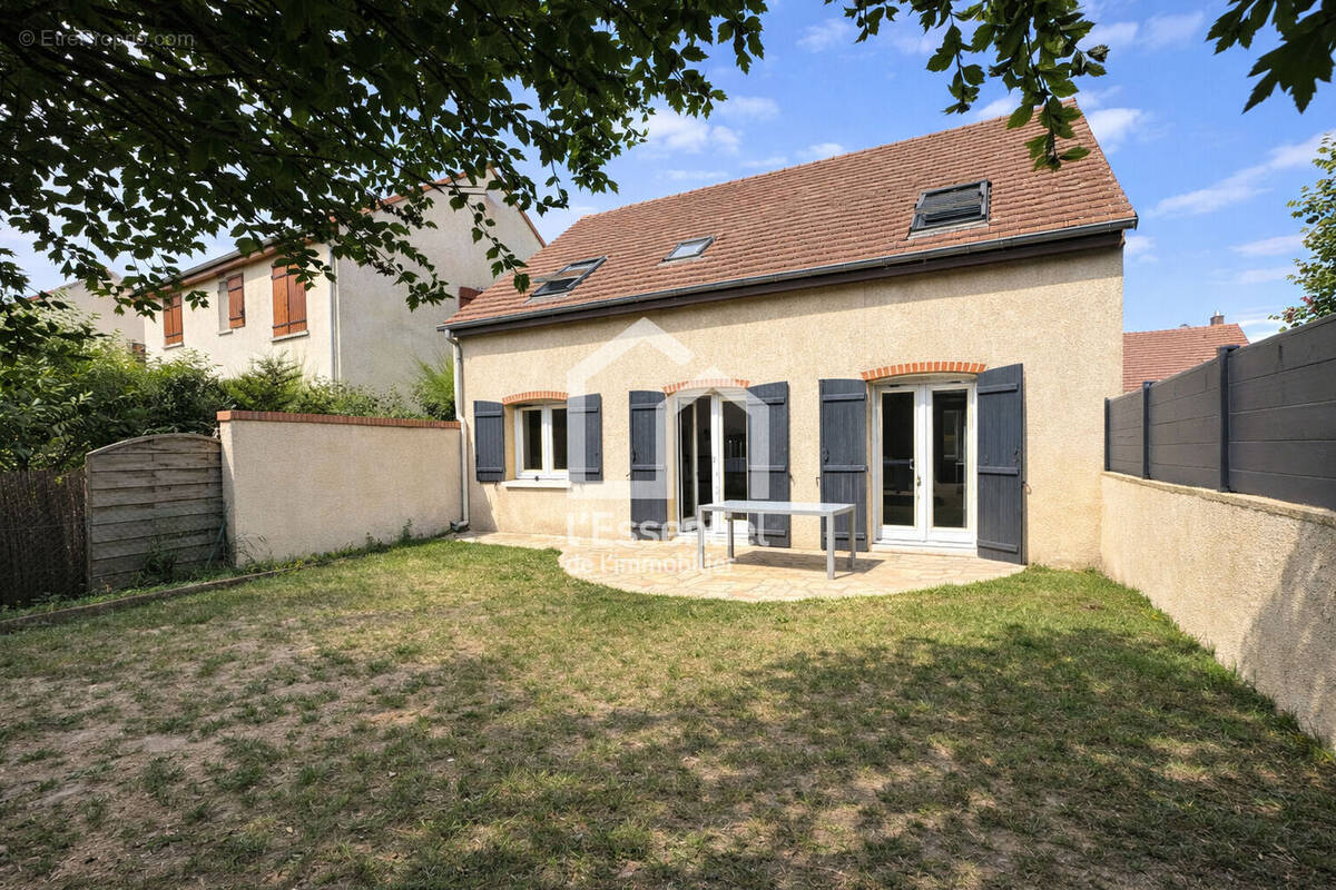 Maison à VERNEUIL-SUR-SEINE