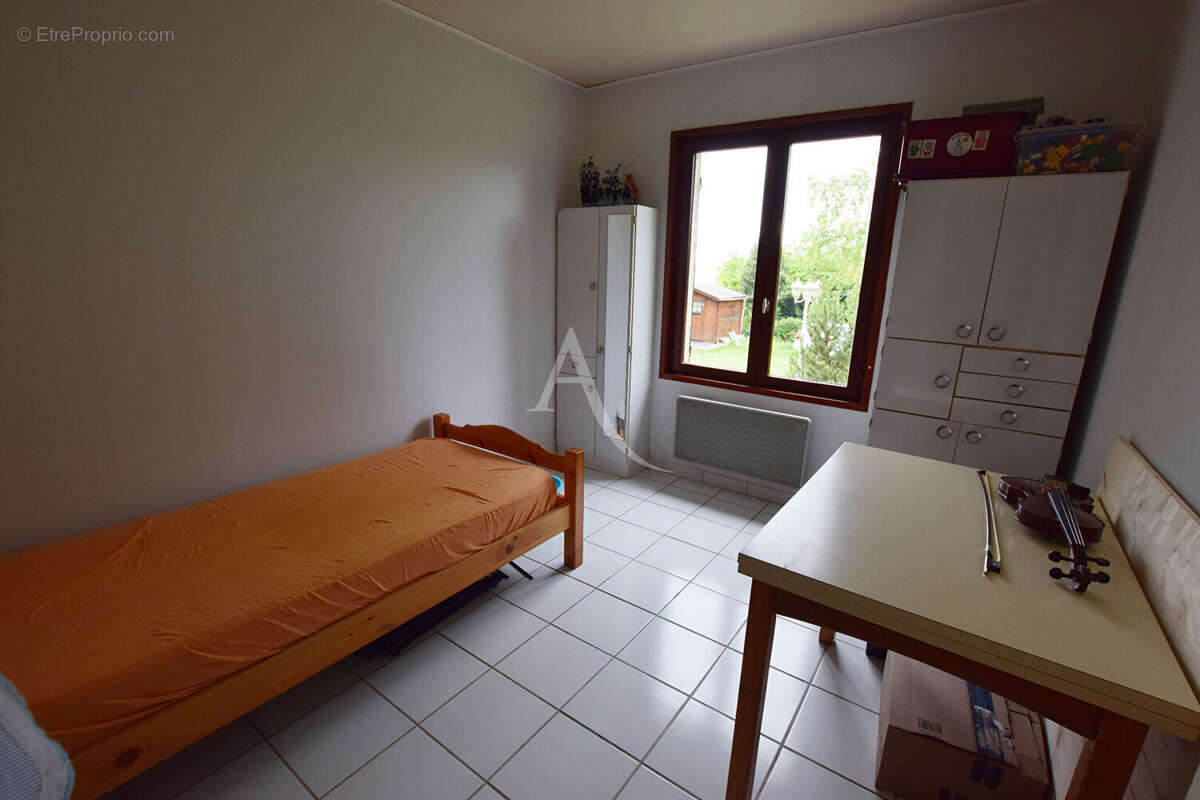 Maison à MONTIGNY-LENCOUP