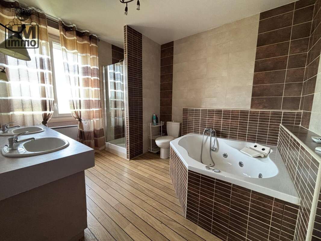 n°2 - Maison à ANGOISSE