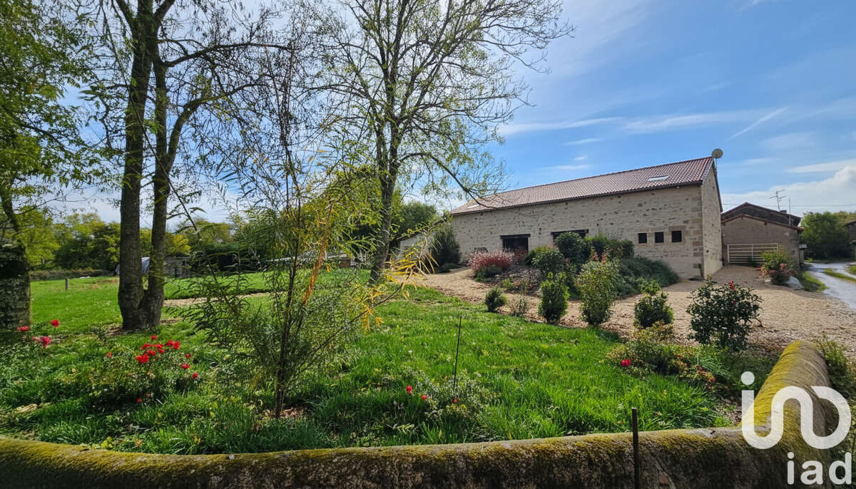 Photo 3 - Maison à ADRIERS