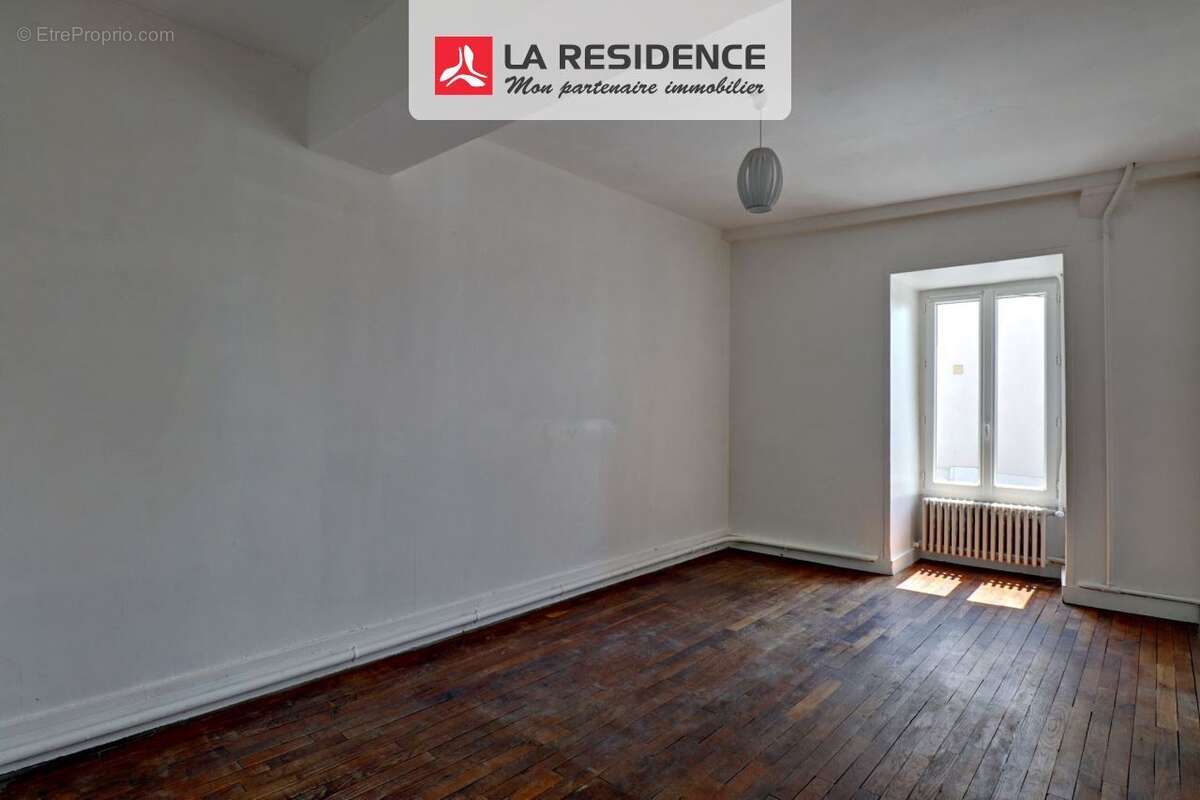 Maison à VILLIERS-SAINT-FREDERIC