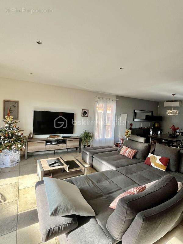 Maison à SAINTE-TULLE