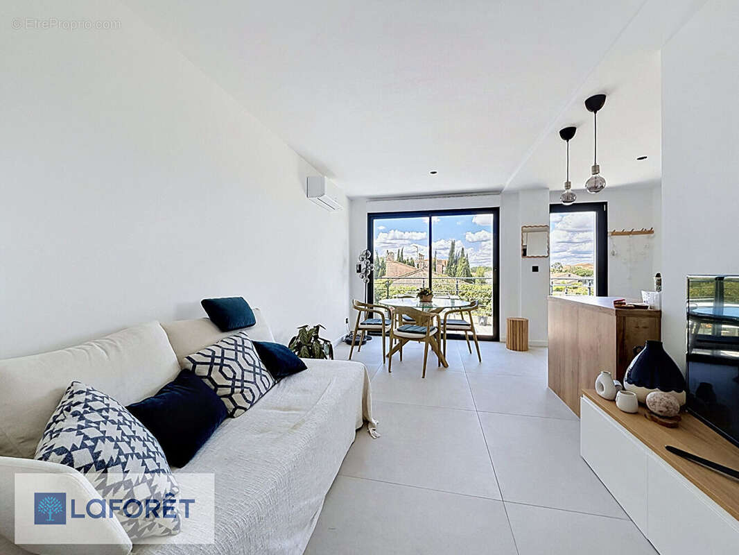 Appartement à SIX-FOURS-LES-PLAGES