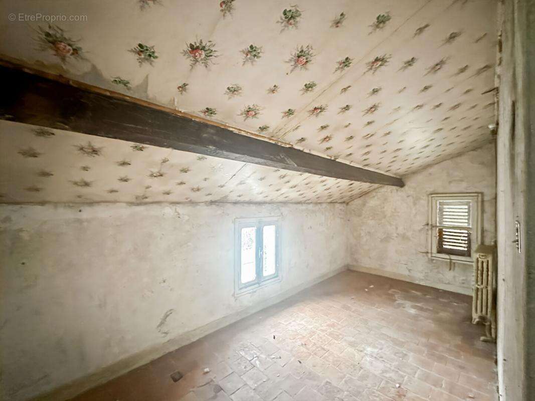 Maison à MAUBERT-FONTAINE