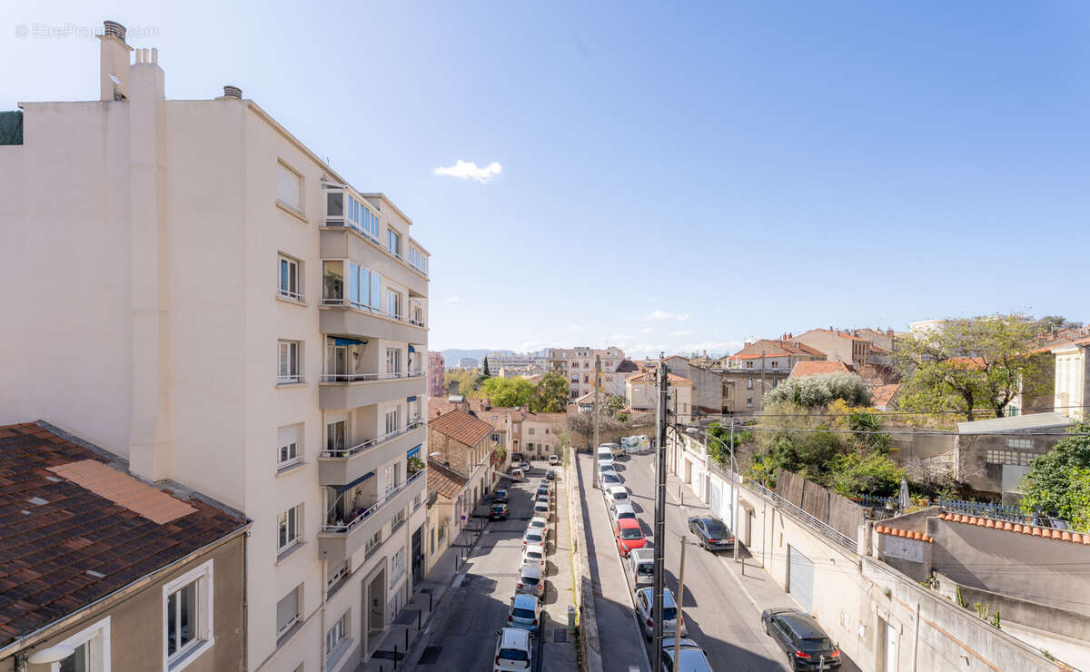 Appartement à MARSEILLE-4E