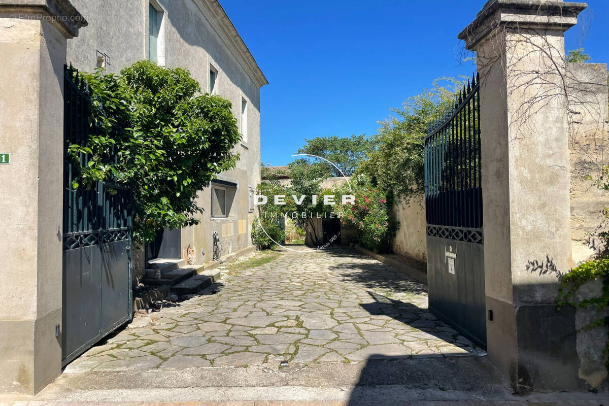 Maison à SAINT-GENIES-DES-MOURGUES