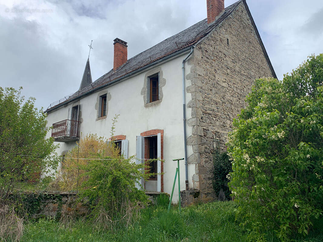 Maison à EYGURANDE