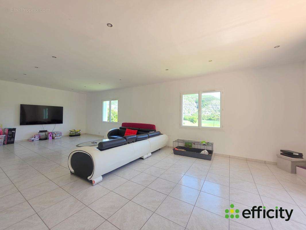 Maison 245 m² à Marcoux  - photo 10