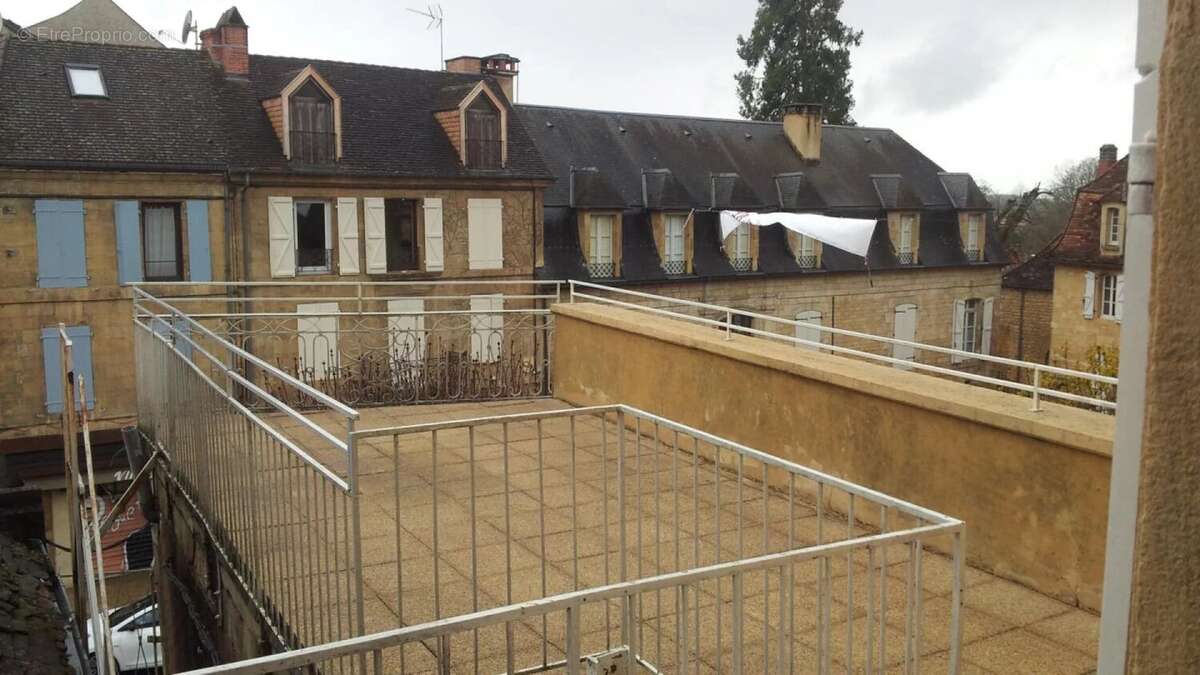 Appartement à GOURDON