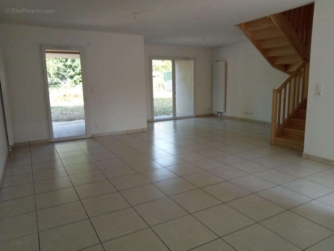 Maison à SAINT-JEAN-DE-NIOST