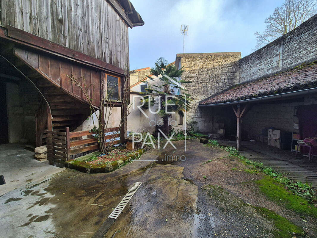 Maison de ville - 3 chambres - 100m² avec cour - photo 11
