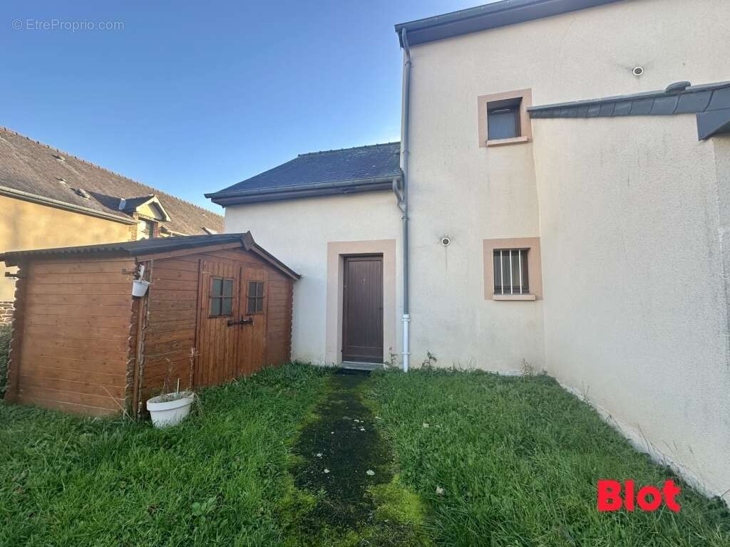 Appartement à MONTFORT-SUR-MEU