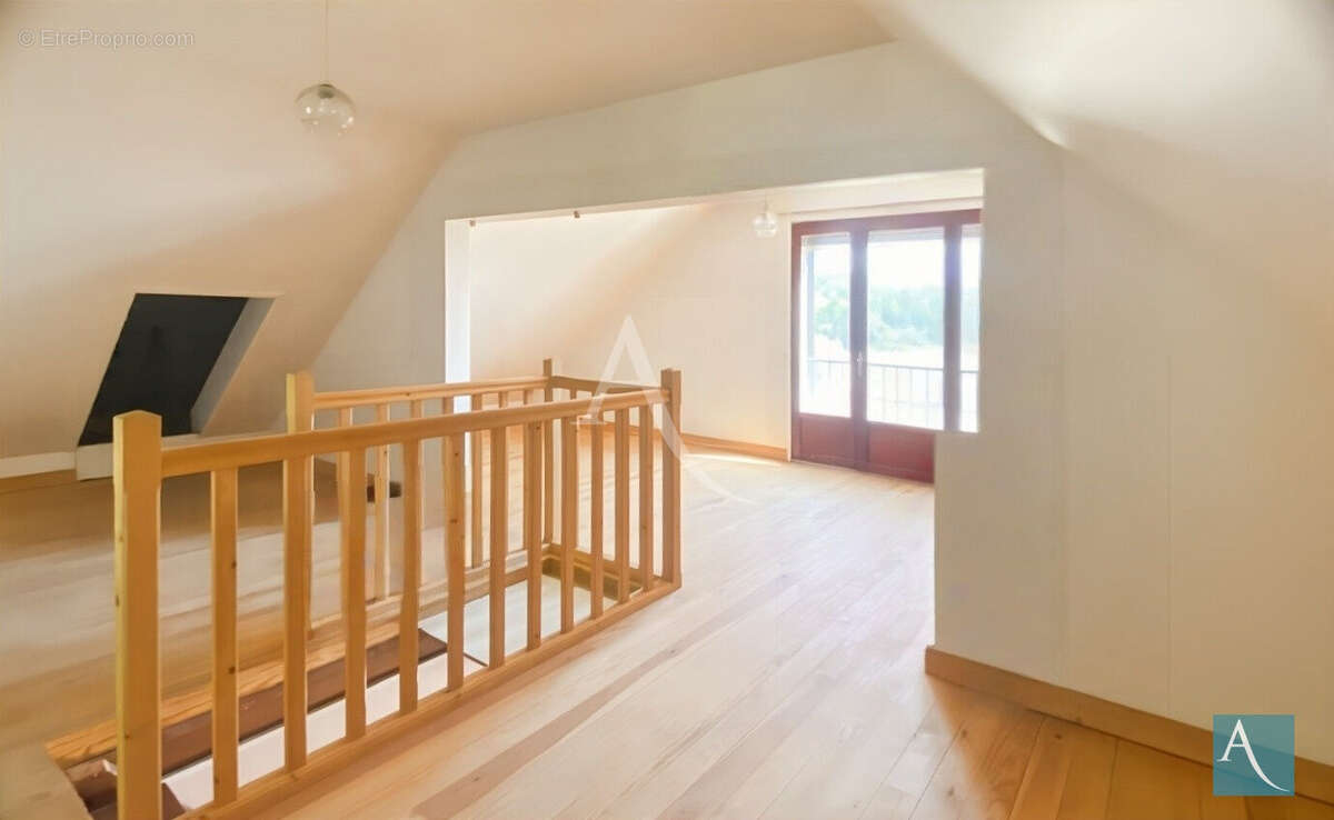 Maison à SACLAS