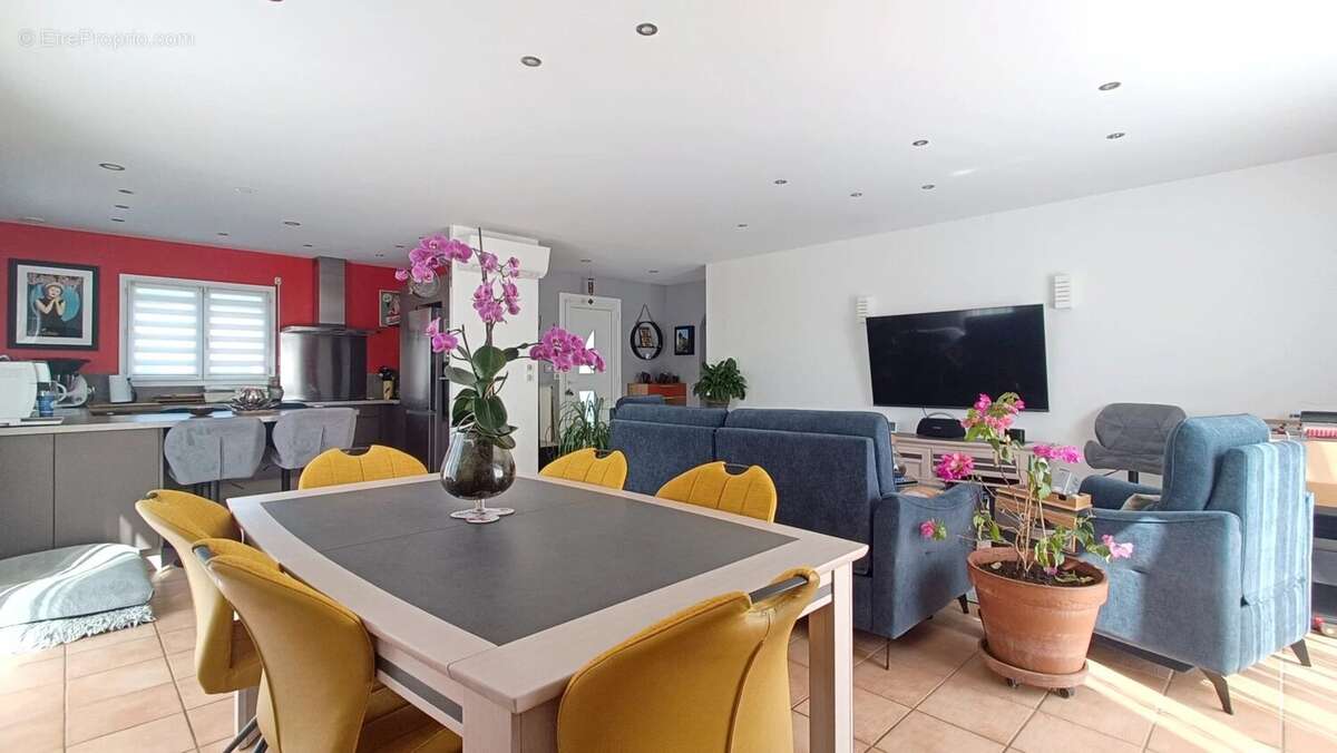 Maison à NEUVILLE-DE-POITOU