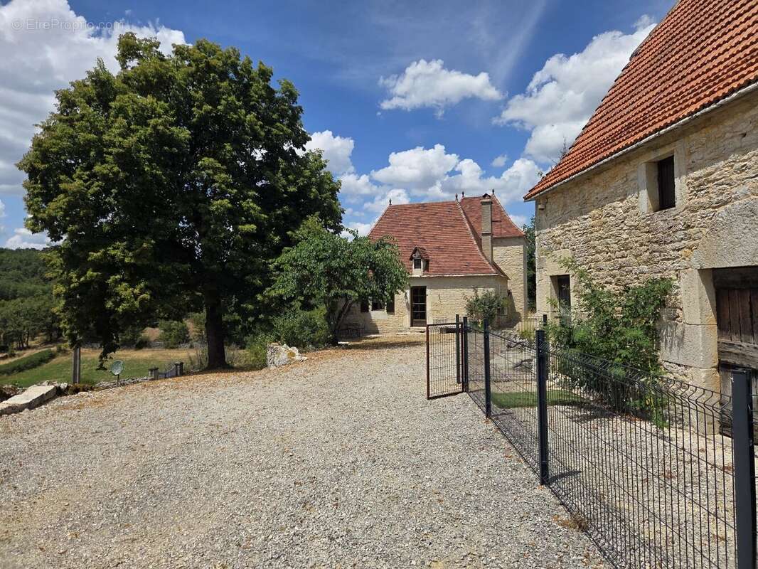 Maison 110 m² à Lauzes  - photo 29