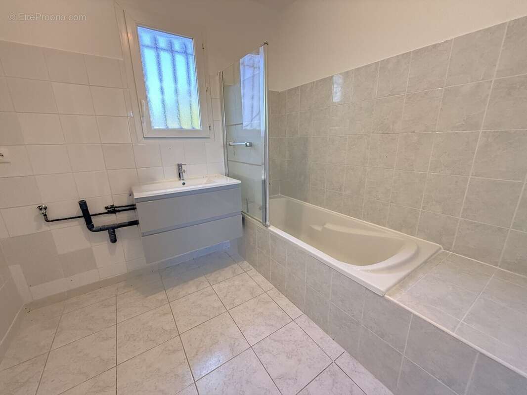 AGDE-Maison contemporaine prête à accueillir vos projets ! - photo 9