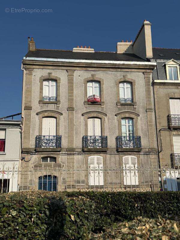 Magnifique Appartement de type Haussmannien 170 m2, cave, garage et parking en plein centre! - photo 18