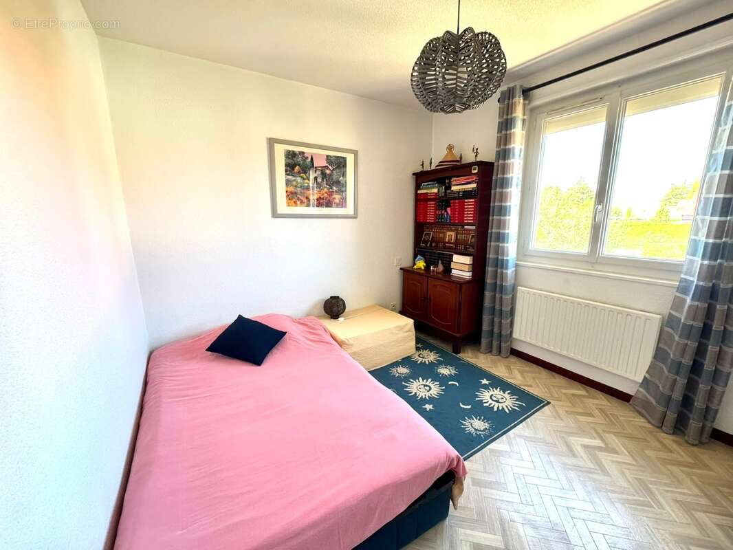 VEAUCHE – Belle maison familiale de 130 m² sur 1 050 m² de terrain - photo 5
