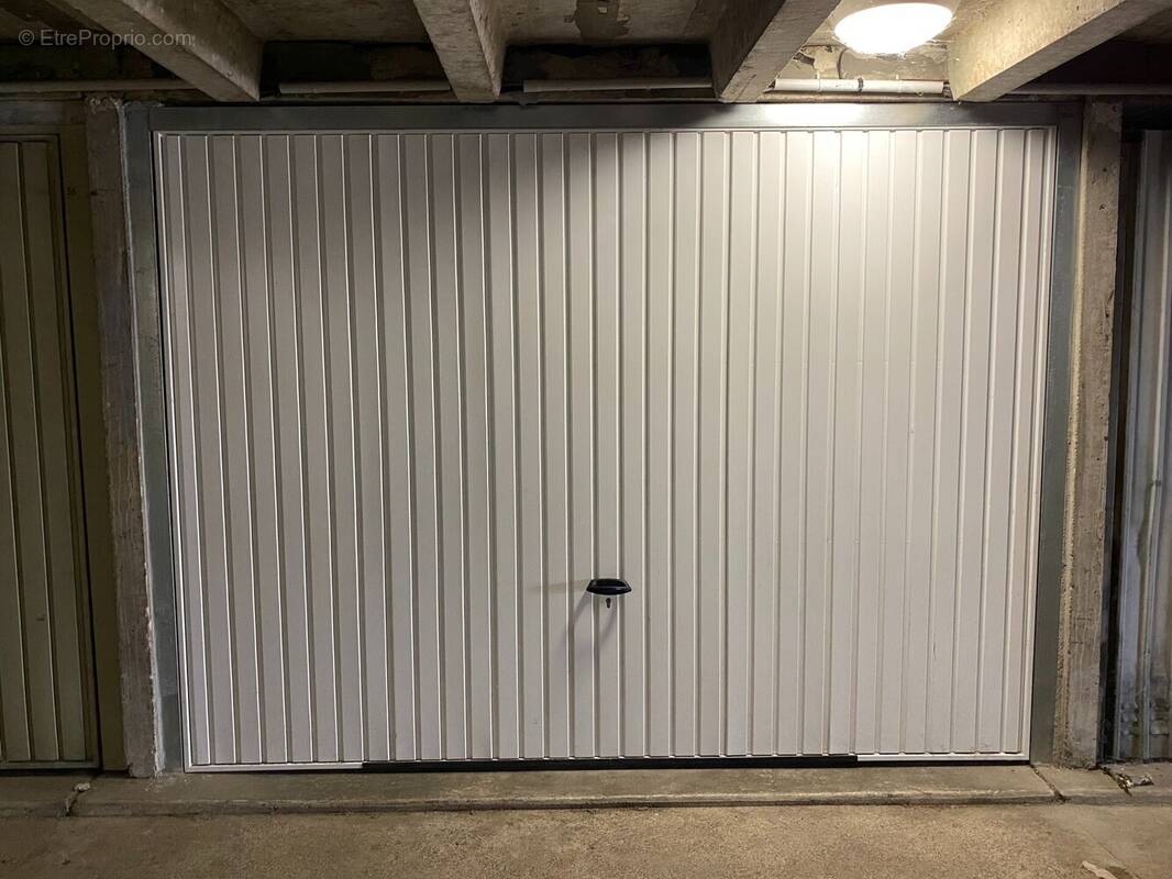 Parking à LE MEE-SUR-SEINE