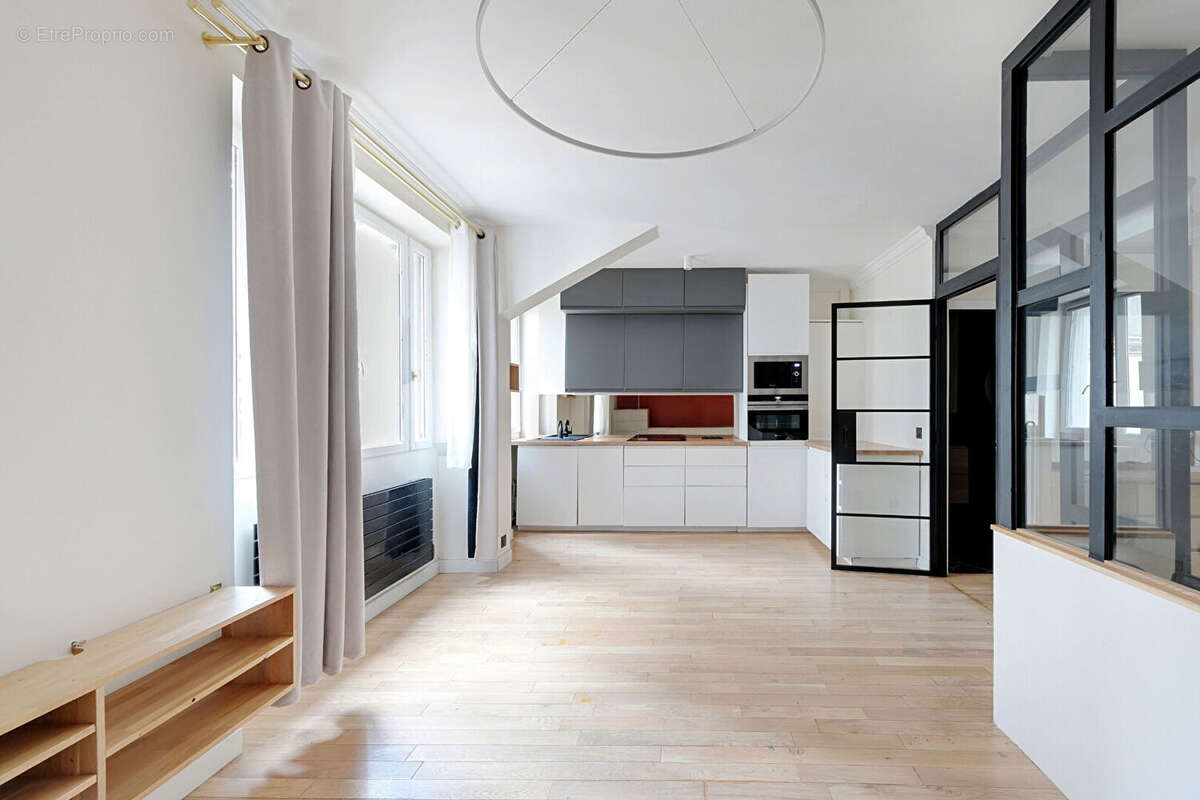 Appartement à PARIS-18E