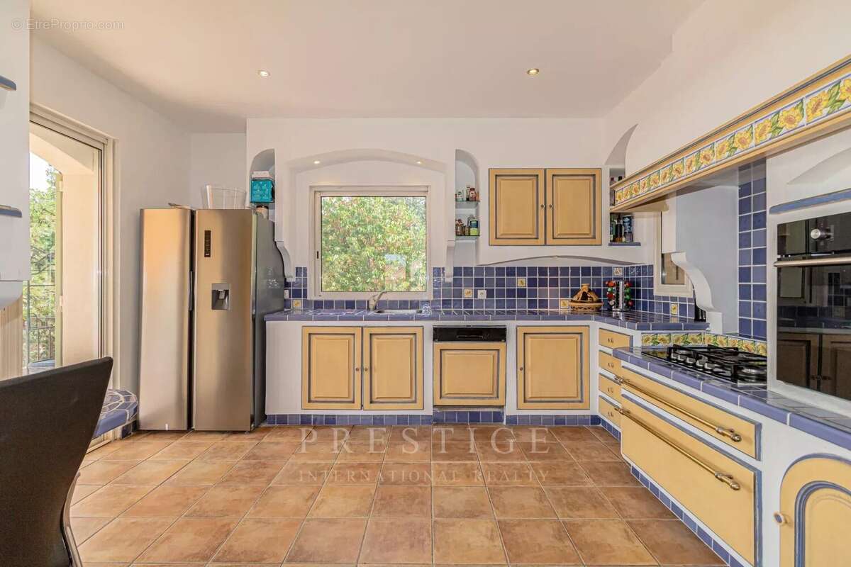 Chateauneuf de grasse, villa florentine 365m² garage, piscine, terrain 4000m² - photo 18