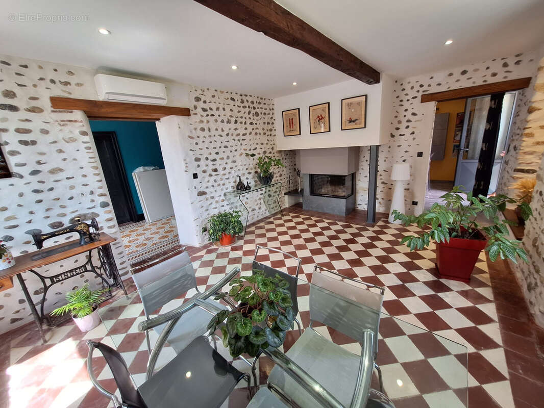 Charmante maison Gasconne 145m² Habitable avec 185m² de dépendances sur 1300m² de terrain - photo 5