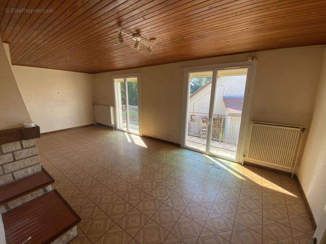 Maison familiale au calme avec potentiel à développer - photo 5