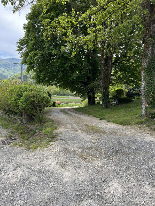 Maison à MONTJOUX